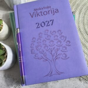 Darbo-knyga-su-mokiniu-vardais levandų spalva
